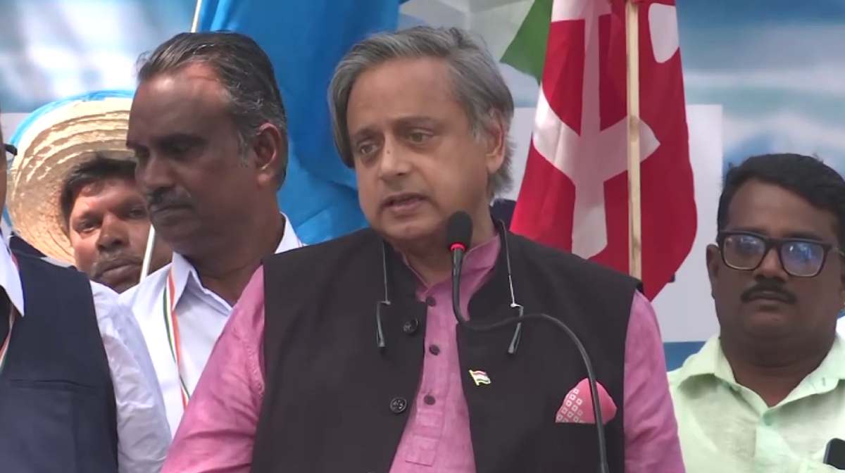 shashi-tharoor-2