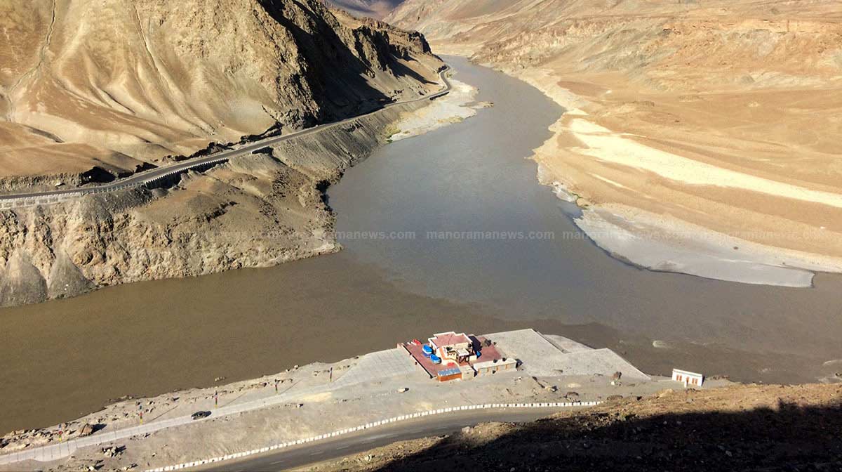 Confluence-of-River-Indus-and-River