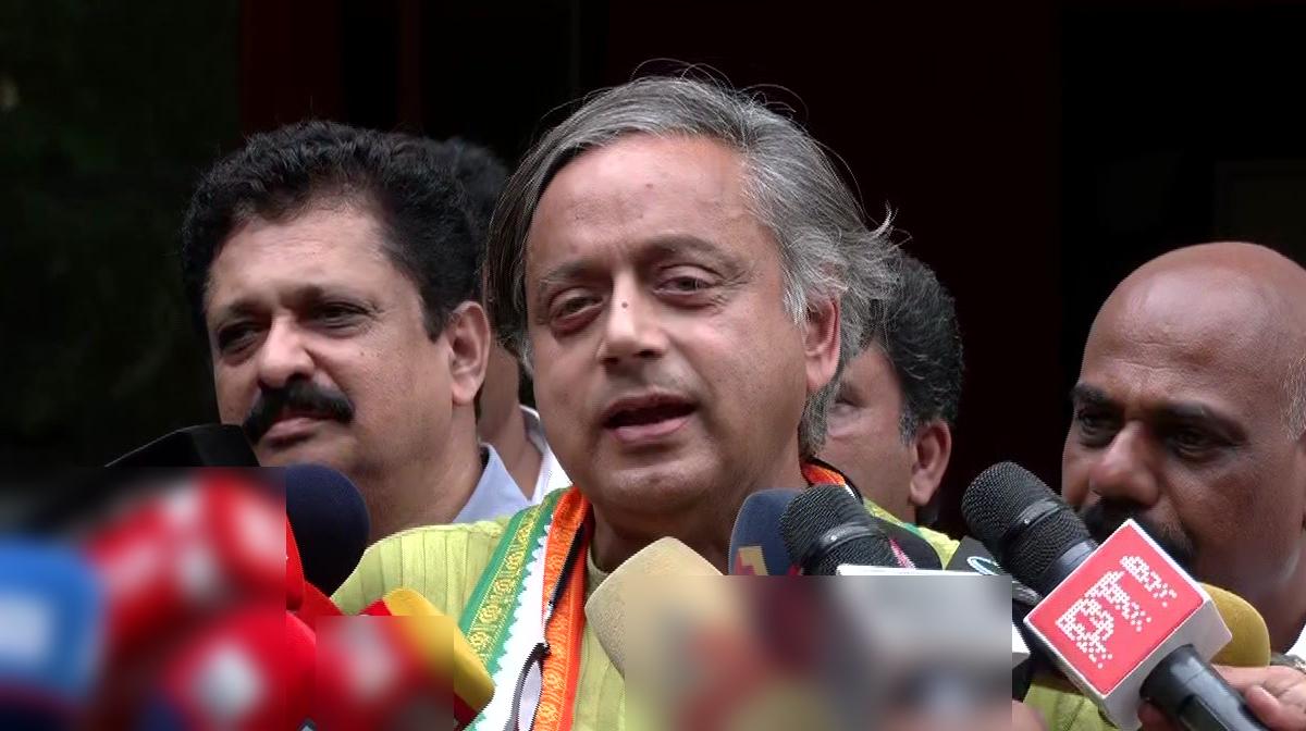 shashi-tharoor-03
