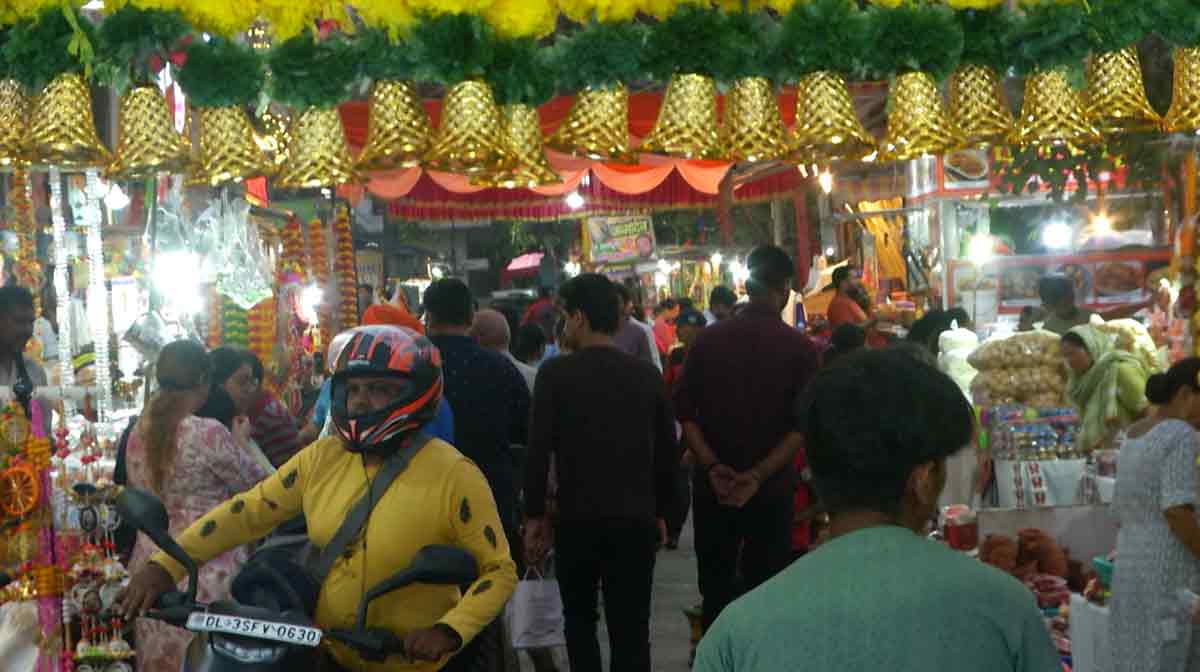 വ്യത്യസ്തകളുടെ സംഗമമായി ഡല്‍ഹിയിലെ ആഘോഷം | Diwali celebration