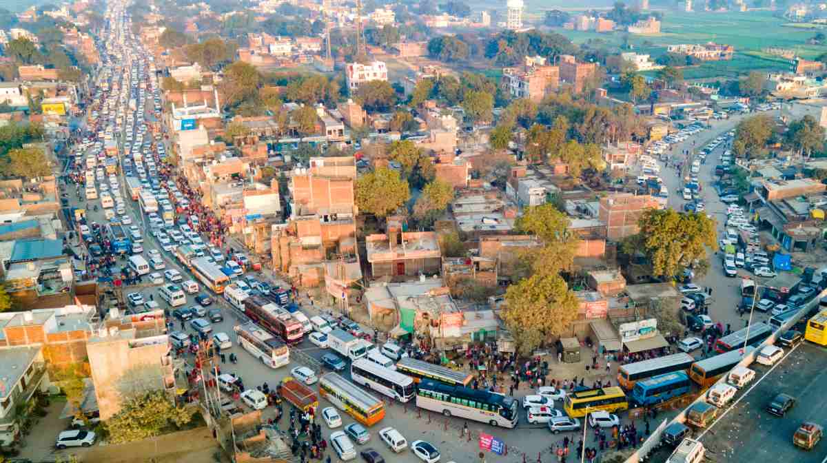Prayagraj: Vehicles stuck in traffic jam during the ongoing Maha Kumbh Mela 2025, in Prayagraj, Uttar Pradesh, Monday, Feb. 10, 2025. (PTI Photo)  (PTI02_10_2025_000116A)