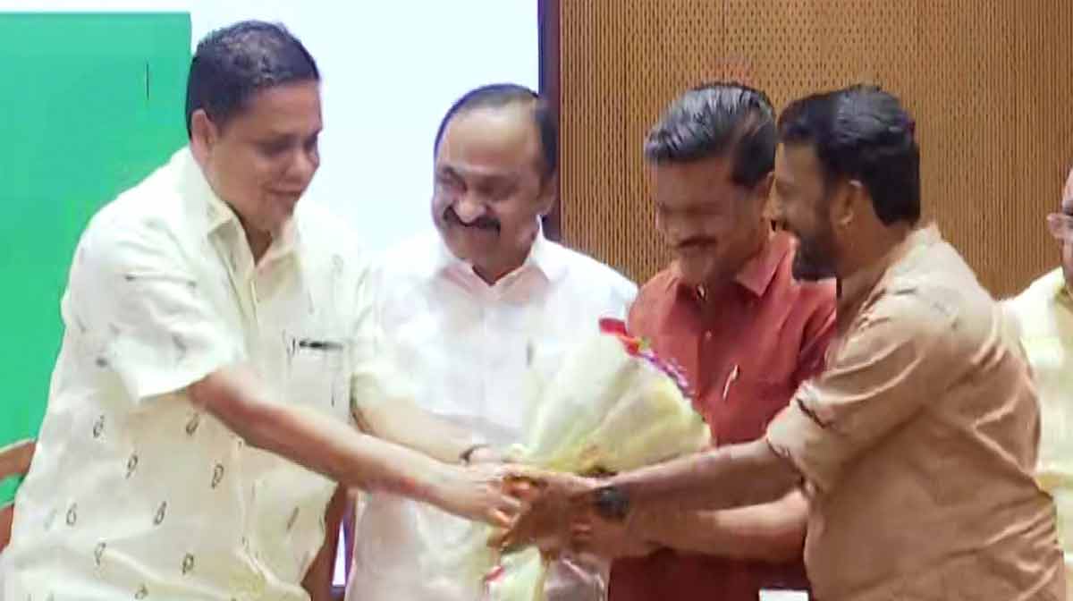 speaker-gifts-blue-trolley-