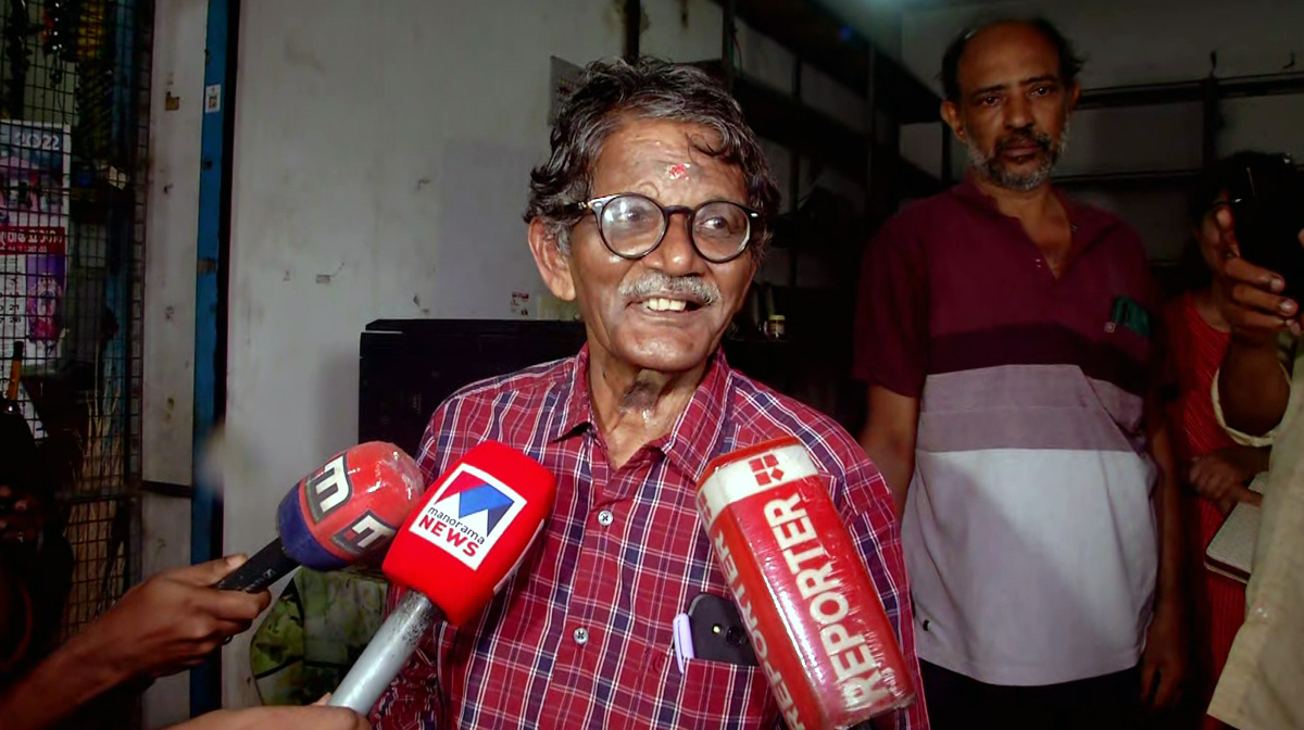 vishu-bumper-1st-prize-to-vishwabharan