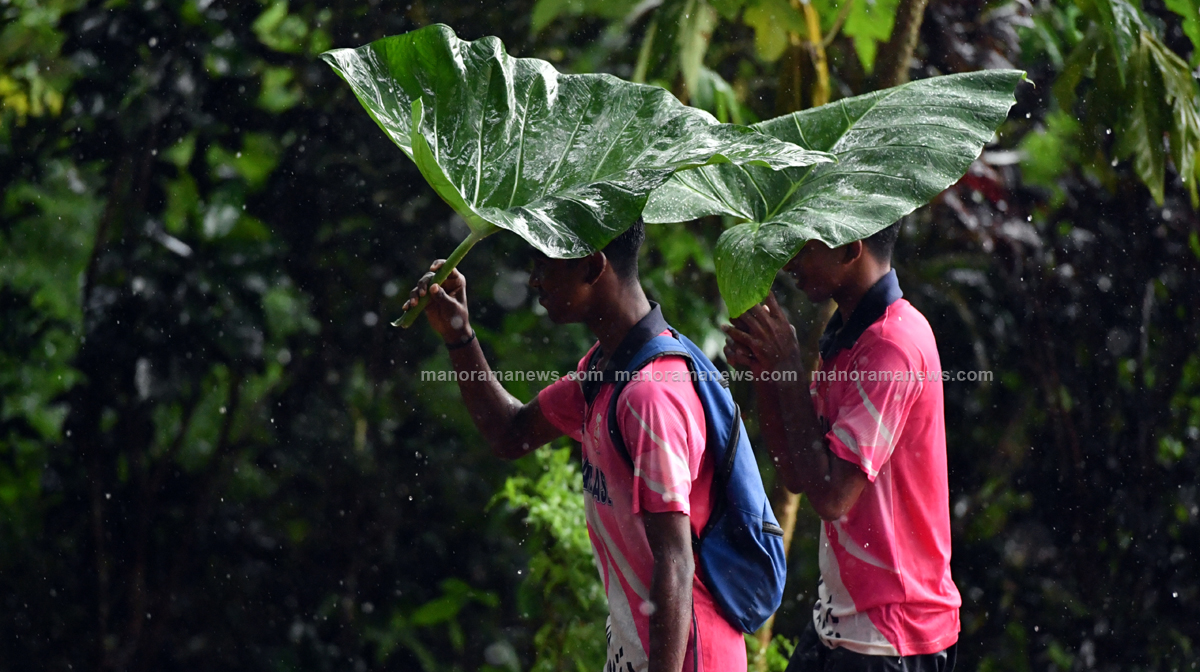 KOCHI 2018 OCTOBER 22 : Athletes back to home after the sports meet disperse by heavy rain at Kothamangalam during district school athletic meet going on @ Josekutty Panackal 
