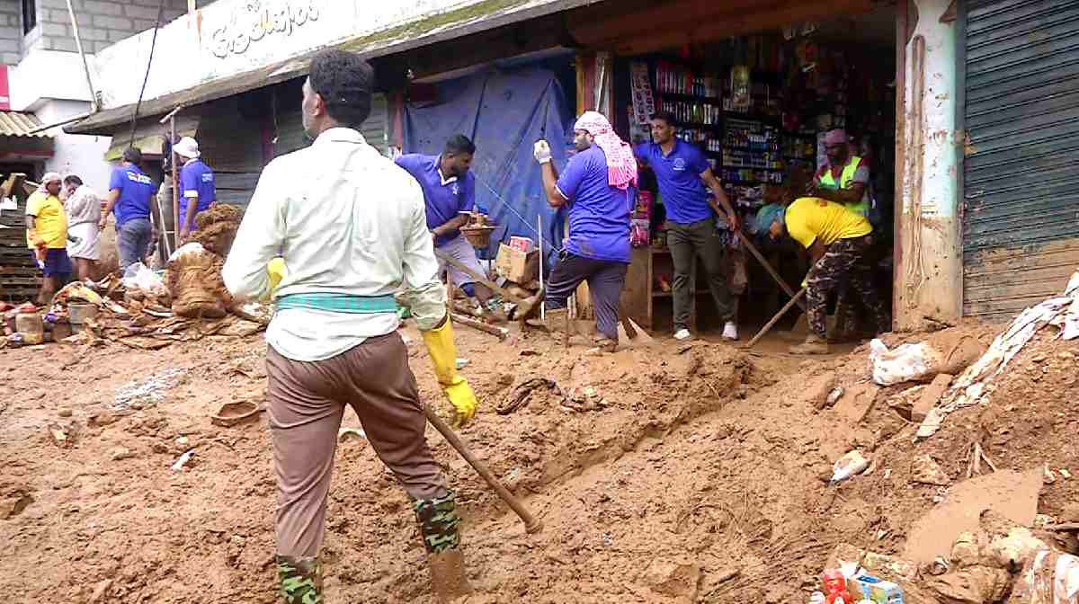 chooralamala-cleaning-18