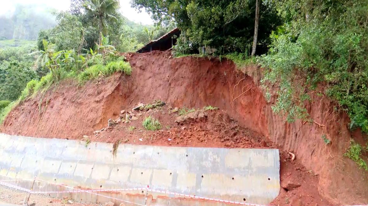 Akhil Marar will give money to CMDRF, Campaign Against cmdrf: Will the case survive if it goes to court?, wayanad landslide today live updates, mundakai landslide, chooralmala landslide, rescue ops, rescue operations, military help, chooralmala, meppadi, - 1