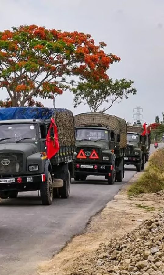 കലാപ മേഖലയില്‍ ഫ്ലാഗ് മാര്‍ച്ചുമായി ഇന്ത്യന്‍ സൈന്യം | Army flag march ...