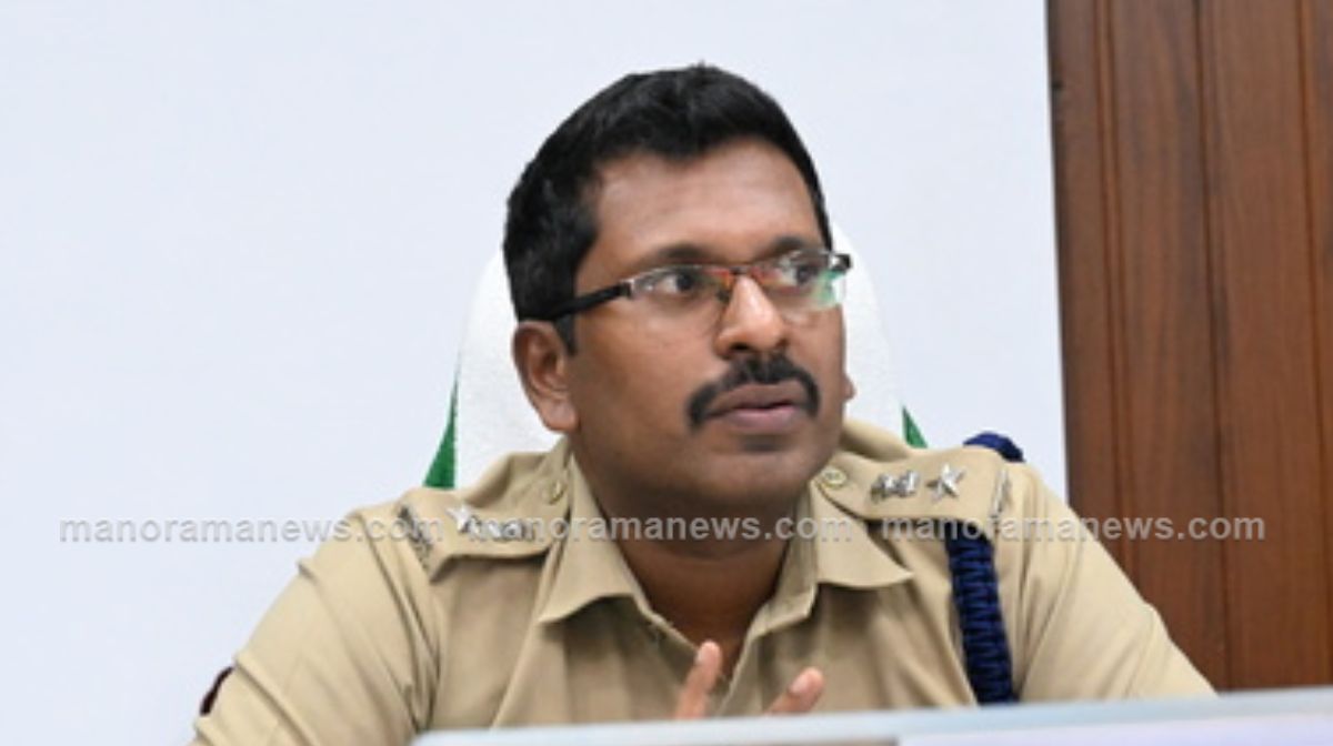 Akhil Marar will give money to CMDRF, Campaign Against cmdrf: Will the case survive if it goes to court?, wayanad landslide today live updates, mundakai landslide, chooralmala landslide, rescue ops, rescue operations, military help, chooralmala, meppadi, - 1