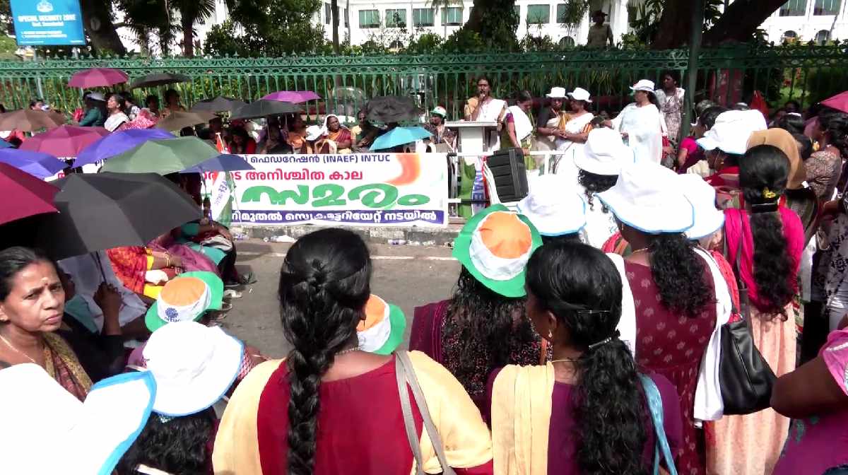 anganawadi-staff-strike anganawadi-staff-strike