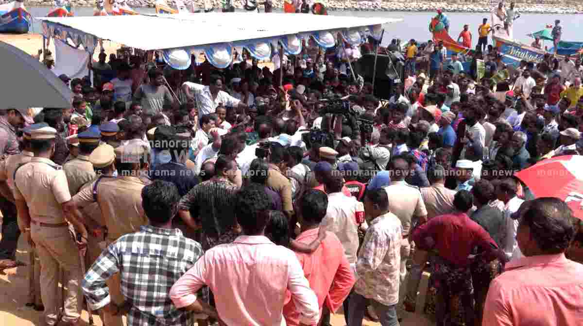 muthalapozhi-tvm-protest