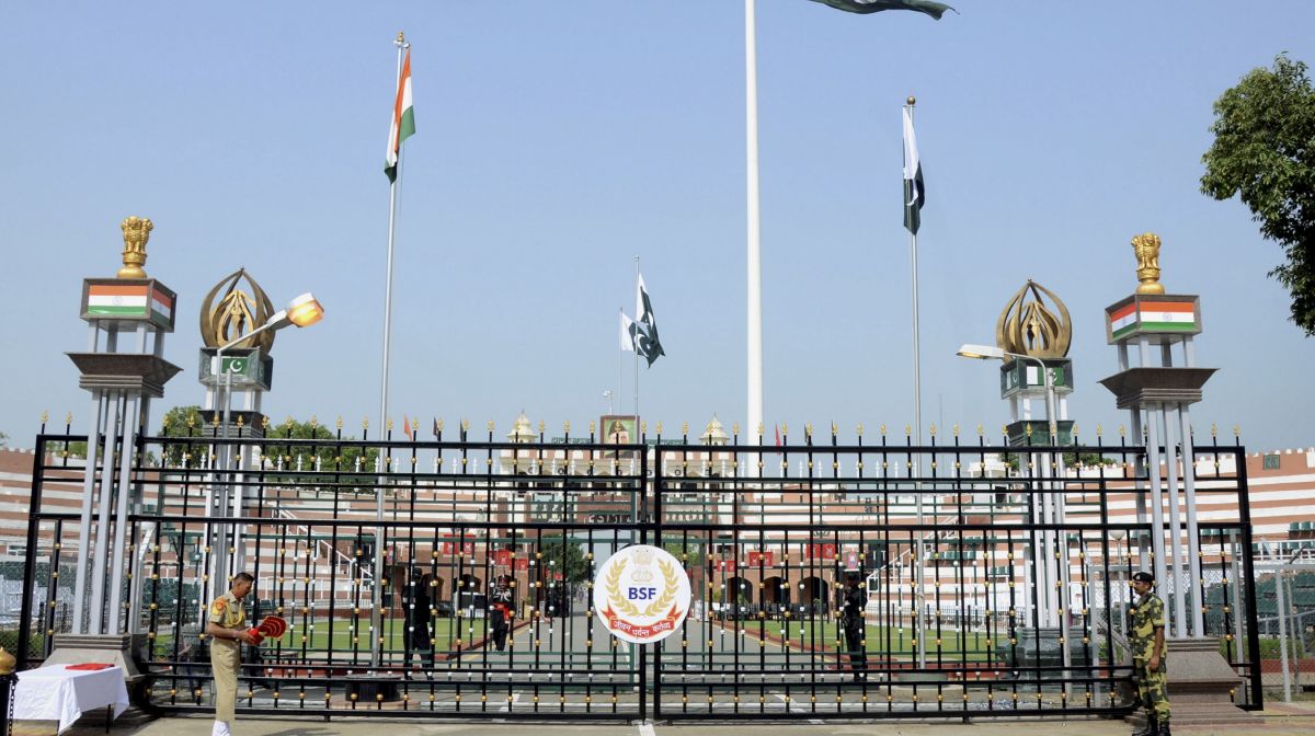 beating-retreat-resumes-atari-wagah-no-handshake-or-gate-opening