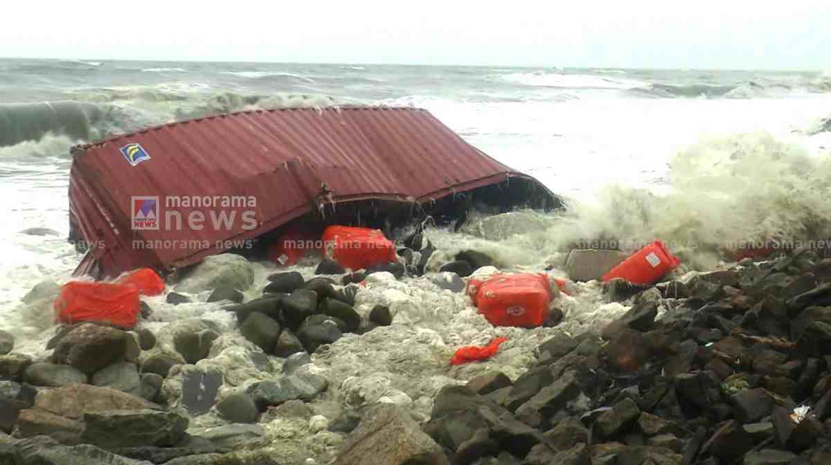 calcium-carbide-containers-found-kerala-coast-ndma-team-arrives