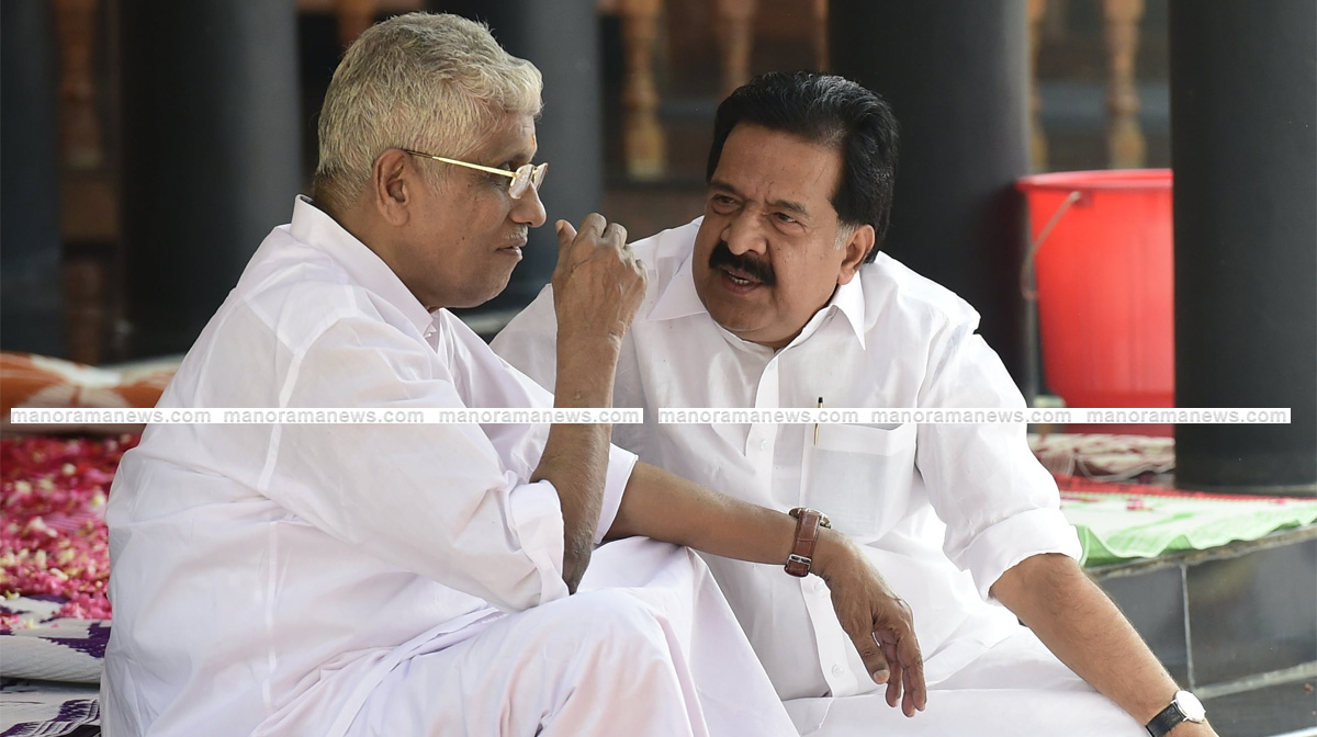 ramesh-chennithala-and-the-nss-leadership