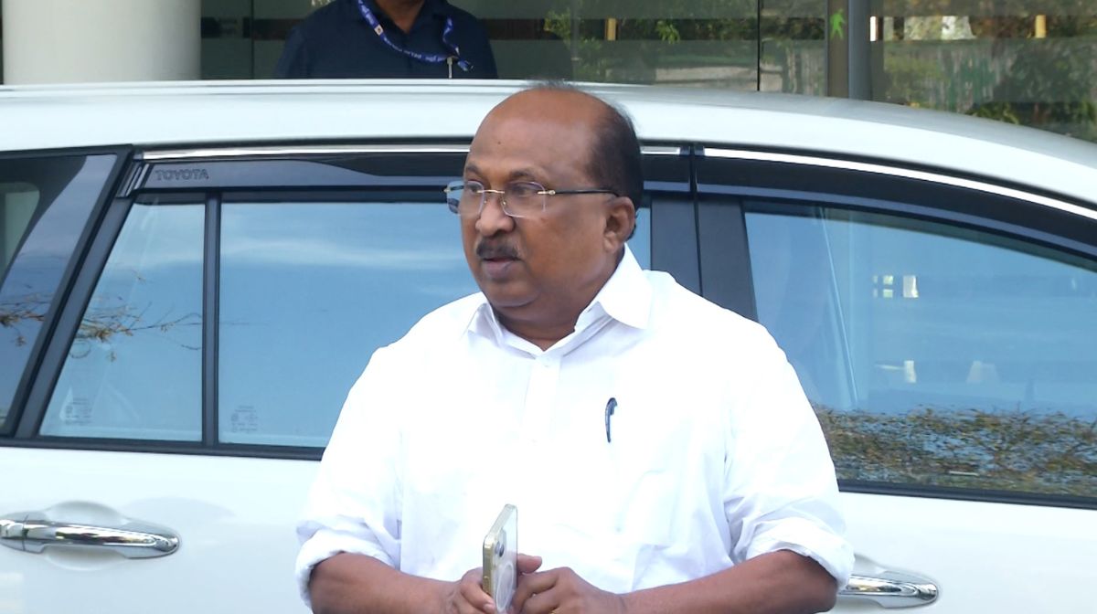 ഹോമിയോയെയും ആയുര്‍വേദത്തെയും തഴഞ്ഞതെന്തിന്? സര്‍ക്കാരിനെതിരെ ഡോ. ബിജു പൊതുജനാരോഗ്യ നിയമത്തിൽ കാലാനുസൃത മാറ്റങ്ങള്‍ വരുത്തി വ്യവസ്ഥ രൂപീകരിക്കാനായി രൂപീകരിച്ച ആരോഗ്യ വകുപ്പിന്‍റെ പ്രത്യേക സമിതിയില്‍ നിന്ന് ഹോമിയോ, ആയുര്‍വേദം എന്നിവയെ തഴഞ്ഞതിനെതിരെ - 1