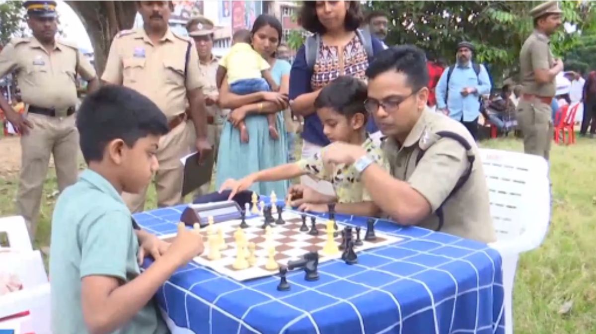 Akhil Marar will give money to CMDRF, Campaign Against cmdrf: Will the case survive if it goes to court?, wayanad landslide today live updates, mundakai landslide, chooralmala landslide, rescue ops, rescue operations, military help, chooralmala, meppadi, - 1