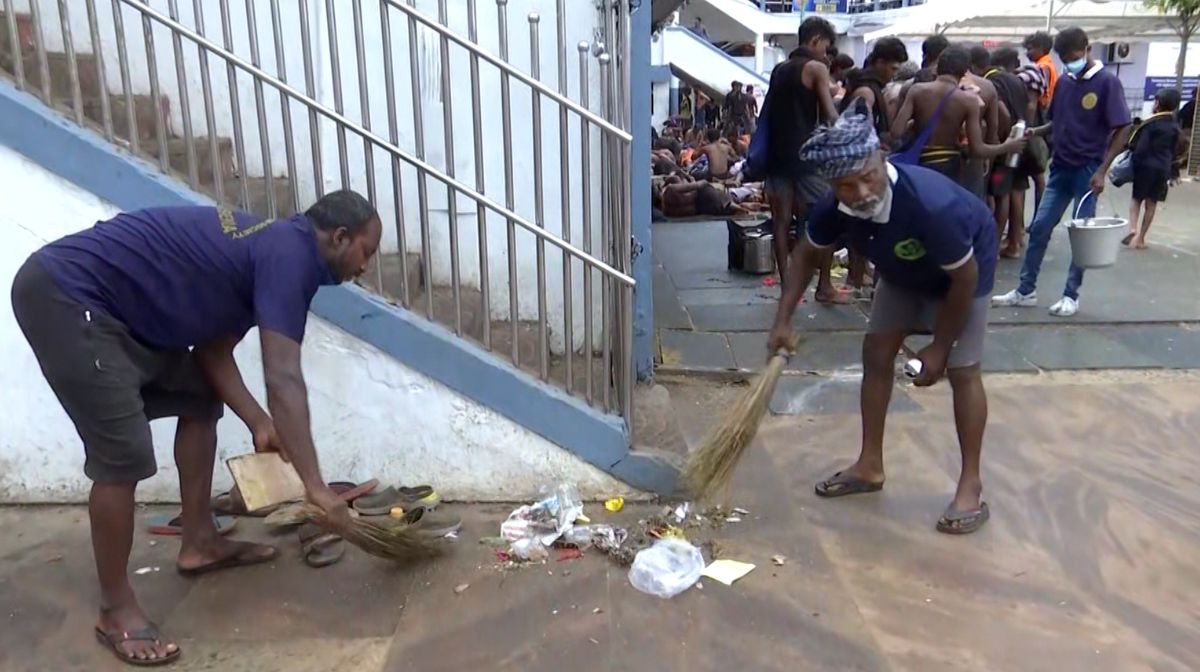 1700-loads-of-garbage-removed-from-sabarimala