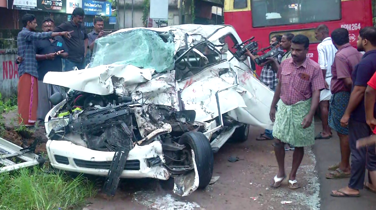 car-accident-alapuzha