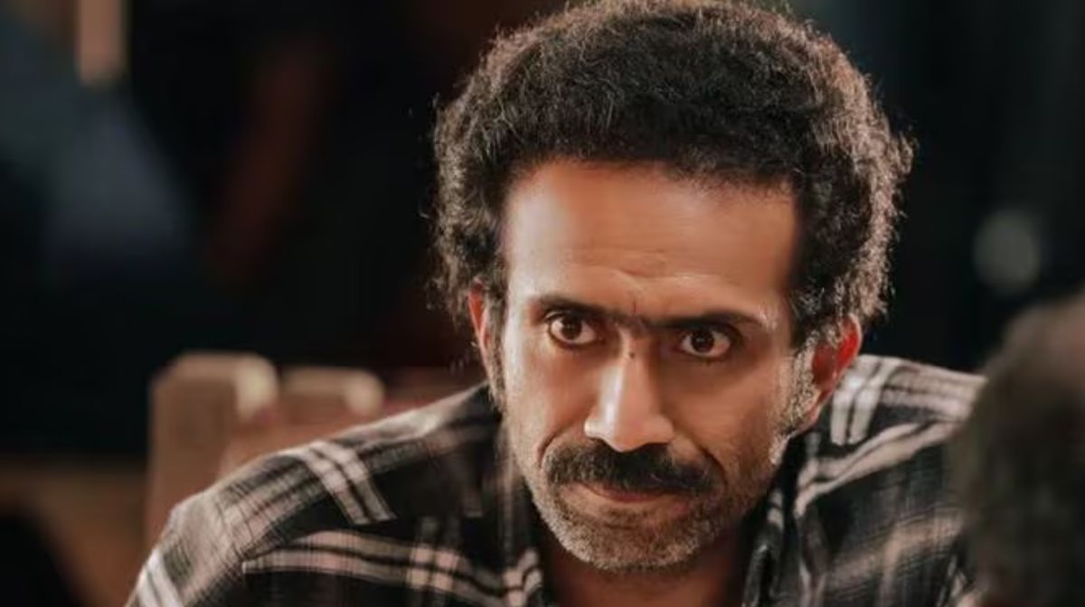 ഹോമിയോയെയും ആയുര്‍വേദത്തെയും തഴഞ്ഞതെന്തിന്? സര്‍ക്കാരിനെതിരെ ഡോ. ബിജു പൊതുജനാരോഗ്യ നിയമത്തിൽ കാലാനുസൃത മാറ്റങ്ങള്‍ വരുത്തി വ്യവസ്ഥ രൂപീകരിക്കാനായി രൂപീകരിച്ച ആരോഗ്യ വകുപ്പിന്‍റെ പ്രത്യേക സമിതിയില്‍ നിന്ന് ഹോമിയോ, ആയുര്‍വേദം എന്നിവയെ തഴഞ്ഞതിനെതിരെ - 1