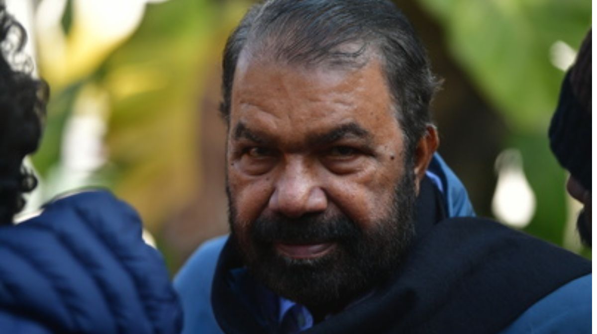 ഹോമിയോയെയും ആയുര്‍വേദത്തെയും തഴഞ്ഞതെന്തിന്? സര്‍ക്കാരിനെതിരെ ഡോ. ബിജു പൊതുജനാരോഗ്യ നിയമത്തിൽ കാലാനുസൃത മാറ്റങ്ങള്‍ വരുത്തി വ്യവസ്ഥ രൂപീകരിക്കാനായി രൂപീകരിച്ച ആരോഗ്യ വകുപ്പിന്‍റെ പ്രത്യേക സമിതിയില്‍ നിന്ന് ഹോമിയോ, ആയുര്‍വേദം എന്നിവയെ തഴഞ്ഞതിനെതിരെ - 1