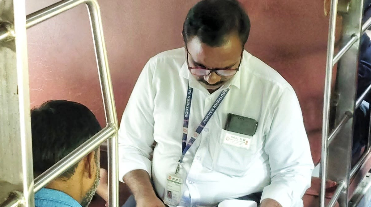 tte-compassionate-behavior-train-passenger
