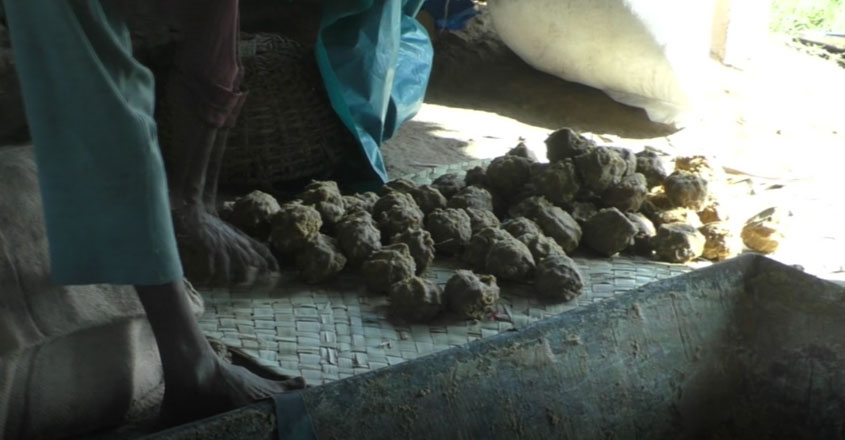 marayur-jaggery marayur-jaggery