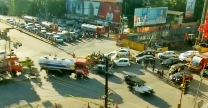 kundanoor-traffic-t kundanoor-traffic-t