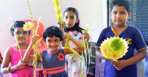 കുരുത്തോല കൊണ്ട് കളിപ്പാട്ടങ്ങള്‍; കുരുന്നുകൾക്ക് കൗതുകം