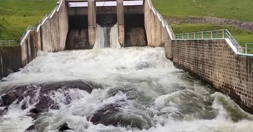Thoonakkadav-dam-shutter-opened