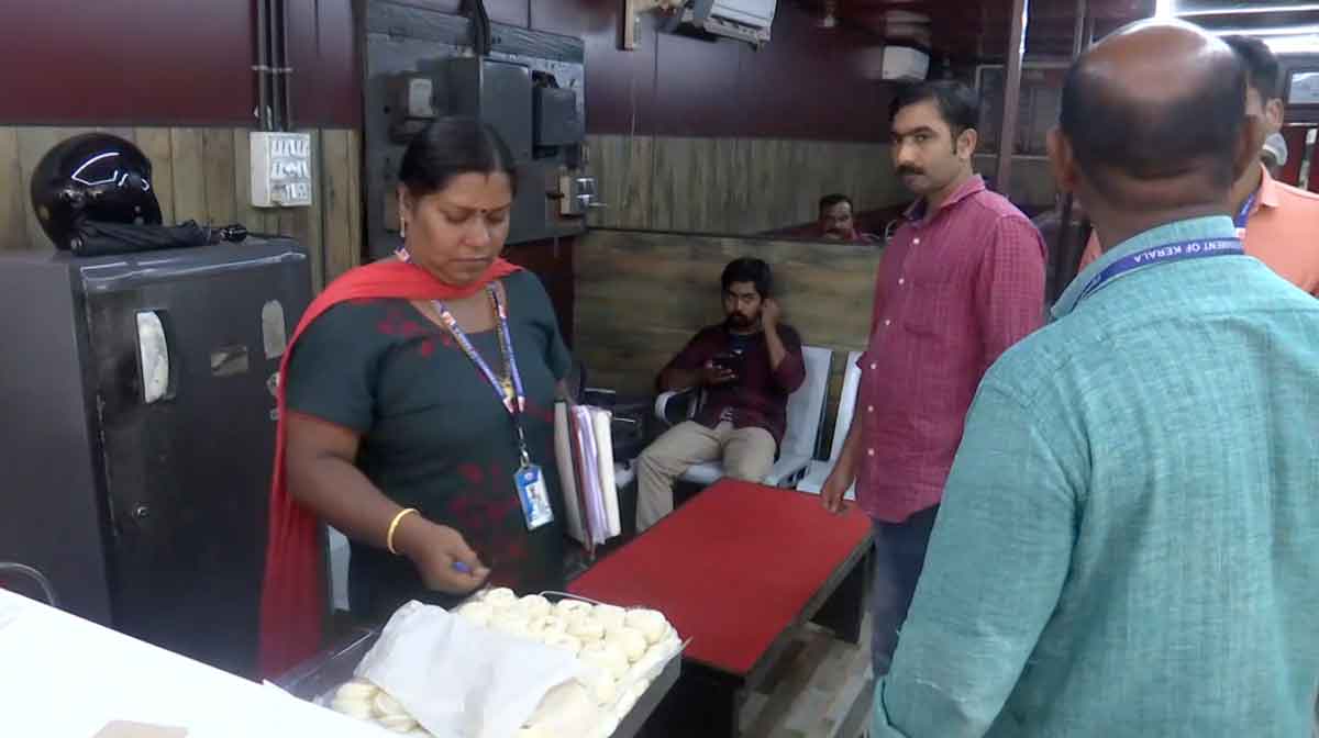 kazhiriyoor-smarakam