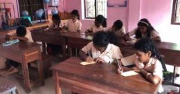 ‘ബഹുമാനപ്പെട്ട മന്ത്രി ആന്റീ’; റോഡിനായി മന്ത്രി വീണാ ജോർജിന് 100 കത്തുകളെഴുതി വിദ്യാർഥികൾ ‘ബഹുമാനപ്പെട്ട മന്ത്രി ആന്റീ’; റോഡിനായി മന്ത്രി വീണാ ജോർജിന് 100 കത്തുകളെഴുതി വിദ്യാർഥികൾ