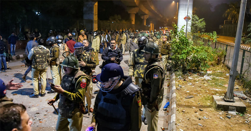 delhi-police-jamia-4 delhi-police-jamia-4