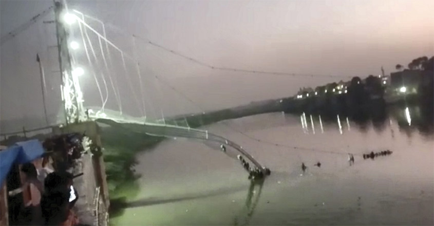 Suspension bridge collapses in Gujarat;  40 Death |  Gujarat |  Latest news