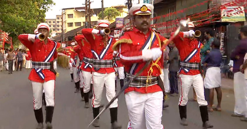 red-volunteer