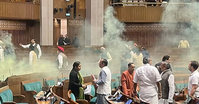 smokeattackparliamentnew-16