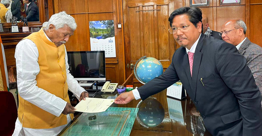 Sangma-submits-his-resignat