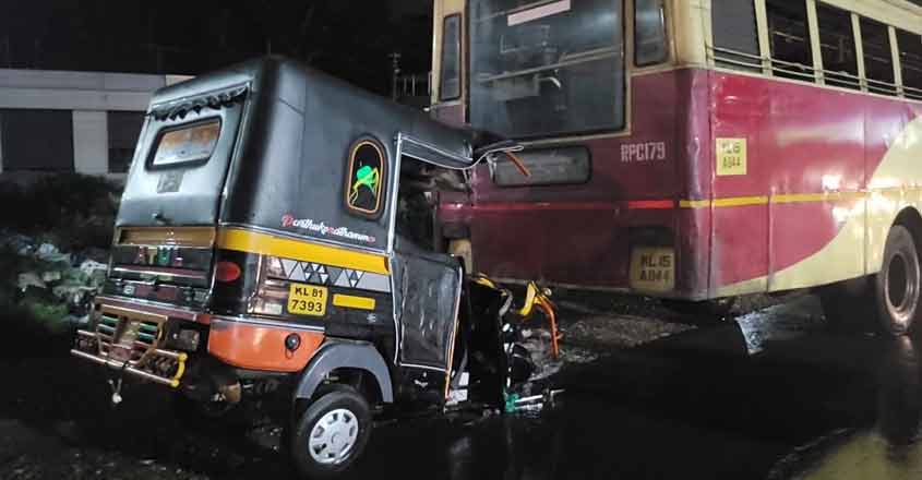 “Fatal Collision in Thiruvananthapuram: Newborn Dies in Bus and Auto Accident”