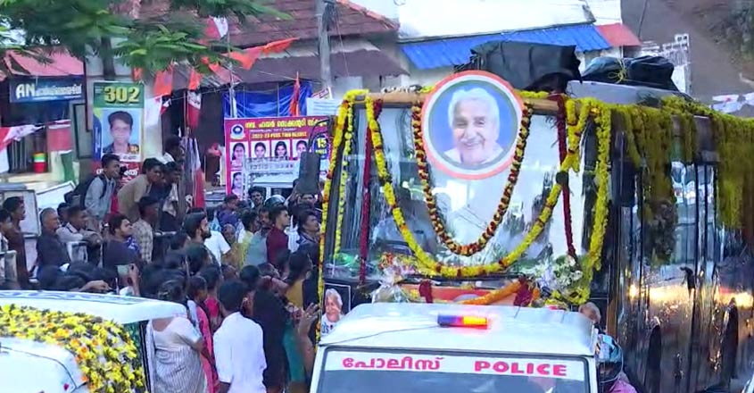 oommen-chandy-procession-1