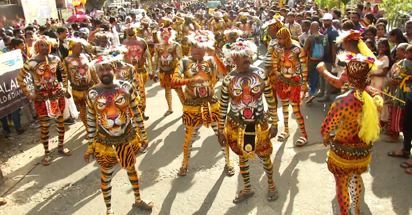 pulikali pulikali