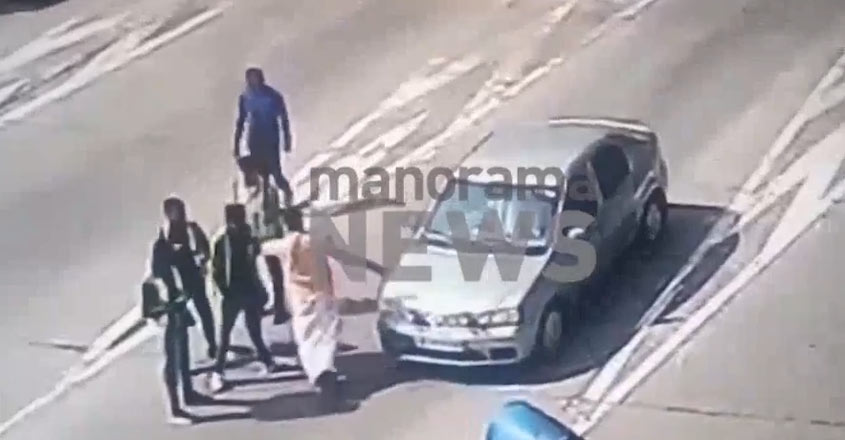 paliyekkara-toll-clash-2