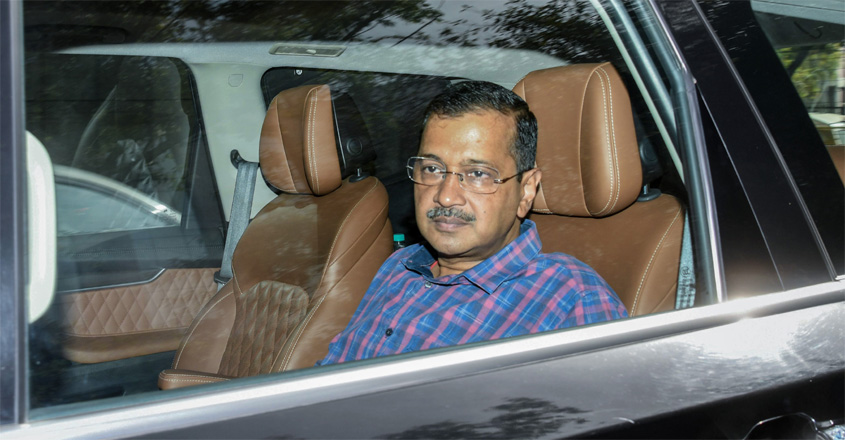 Arvind-Kejriwal-arrives-at-