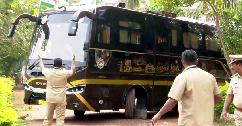 നവകേരള ബസ് കോഴിക്കോട് ബെംഗളൂരു റൂട്ടിൽ; പെർമിറ്റ് നടപടികൾ തുടങ്ങി 