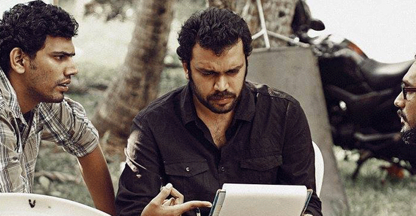 syam-pushkaran-da-thadiya-set-gif