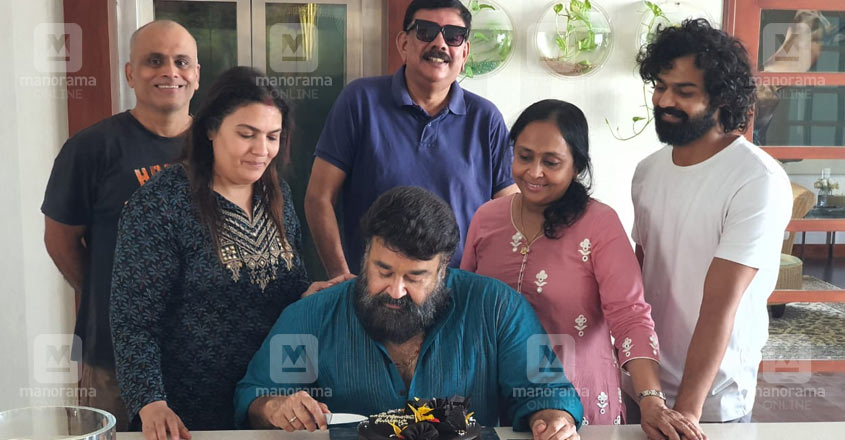 mohanlal-suchitra-1 mohanlal-suchitra-1