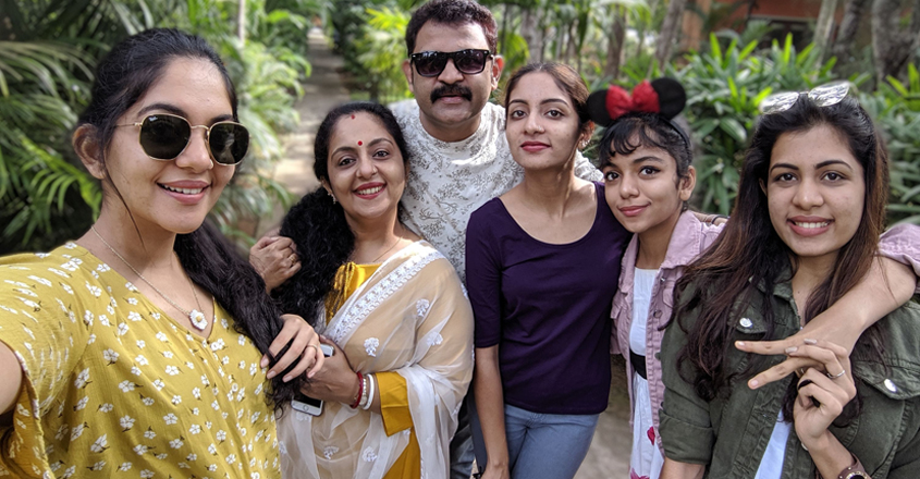 krishnakumar-family3 krishnakumar-family3
