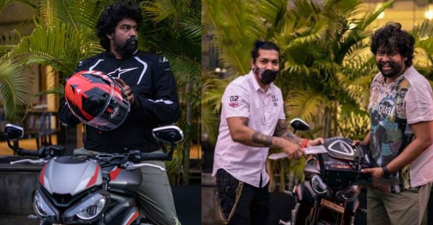 8 à´²à´ à´·à´¤ à´¤ à´¨ à´± à´à´¢ à´¬à´° à´¬ à´ à´ à´¸ à´µà´¨ à´¤à´® à´ à´ à´ à´ à´ àµ¼à´ à´ à´¤ à´°à´ à´à´³ Joju George Bike Joju midtown now serves breakfast. joju george