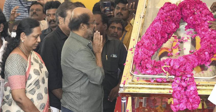 rajinikanth-pays-last-respect-to-vijayakanth-2912 rajinikanth-pays-last-respect-to-vijayakanth-2912