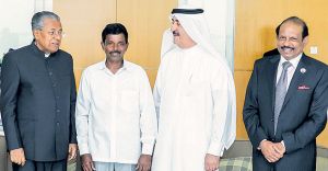 കൊട്ടാരത്തിലും മലയാളി; യുഎഇയിൽ പിണറായിക്കു മധുര വിസ്മയം; പരിചയപ്പെടുത്തി ഷെയ്ഖ് സൗദ്