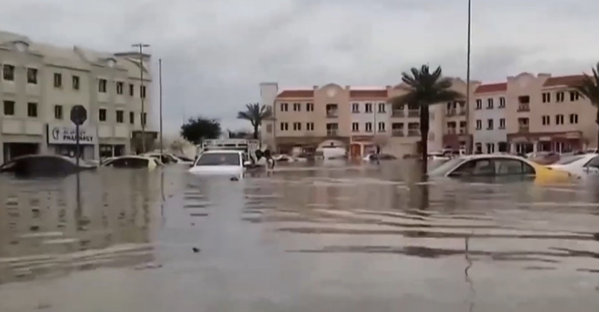 Rain | Saudi Arabia | സൗദിയുടെ വിവിധ പ്രവിശ്യകളിൽ മഴ തുടരുന്നു; ജാഗ്രത ...