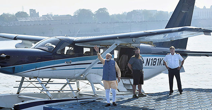 narendra-modi-seaplane narendra-modi-seaplane