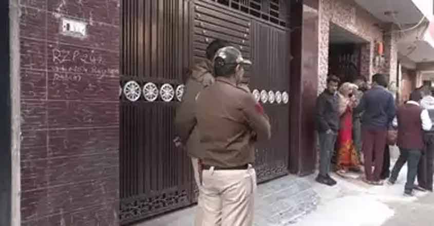 delhi-man-killed-familymembers